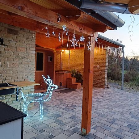 Regina Ranch Hotel Igal Buitenkant foto